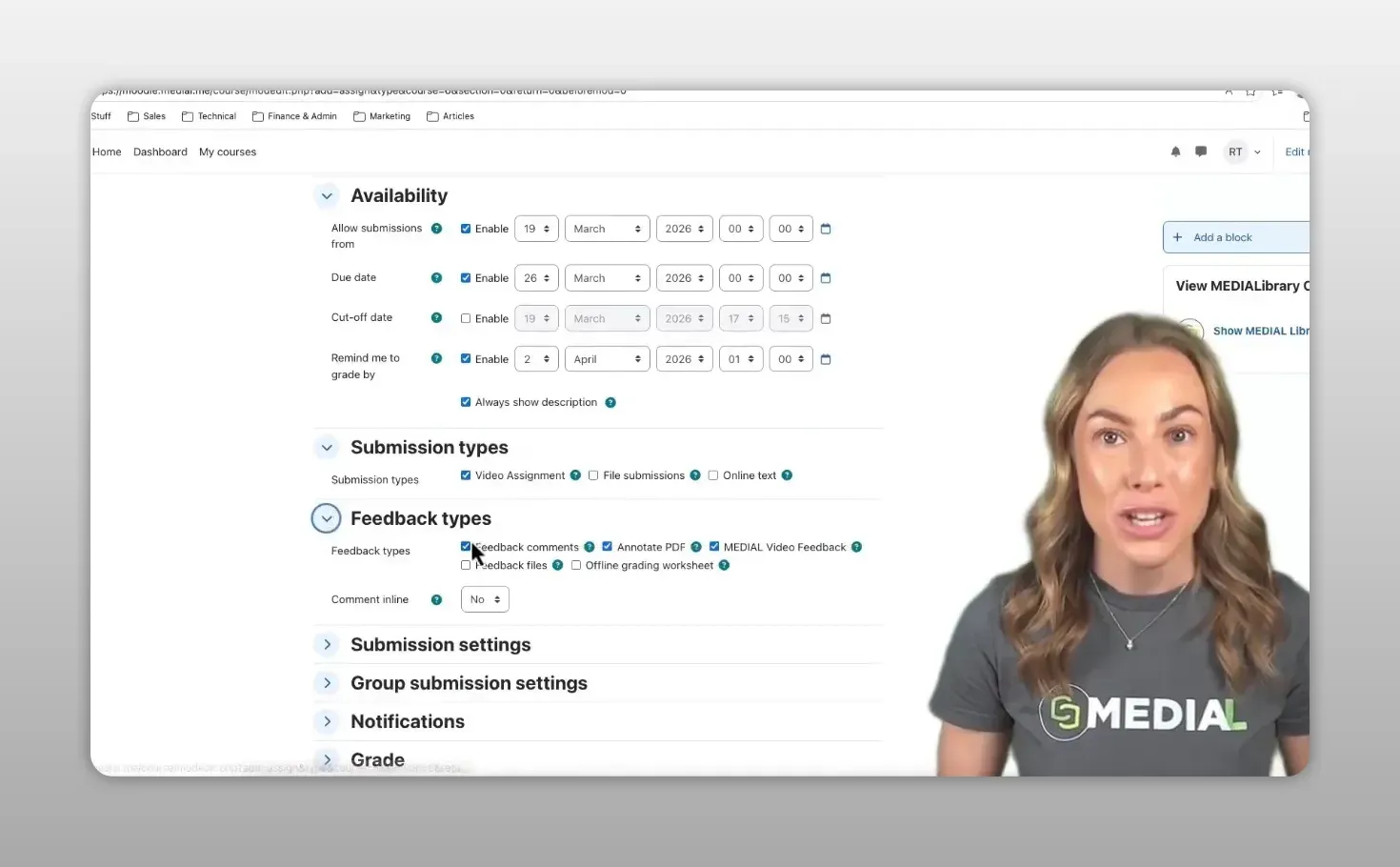 Pantalla de configuración de tarea en Moodle con secciones submission types y feedback types activadas