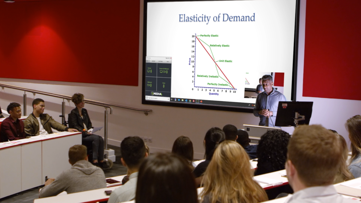 A lecturer presenting while MEDIALecture records the session
